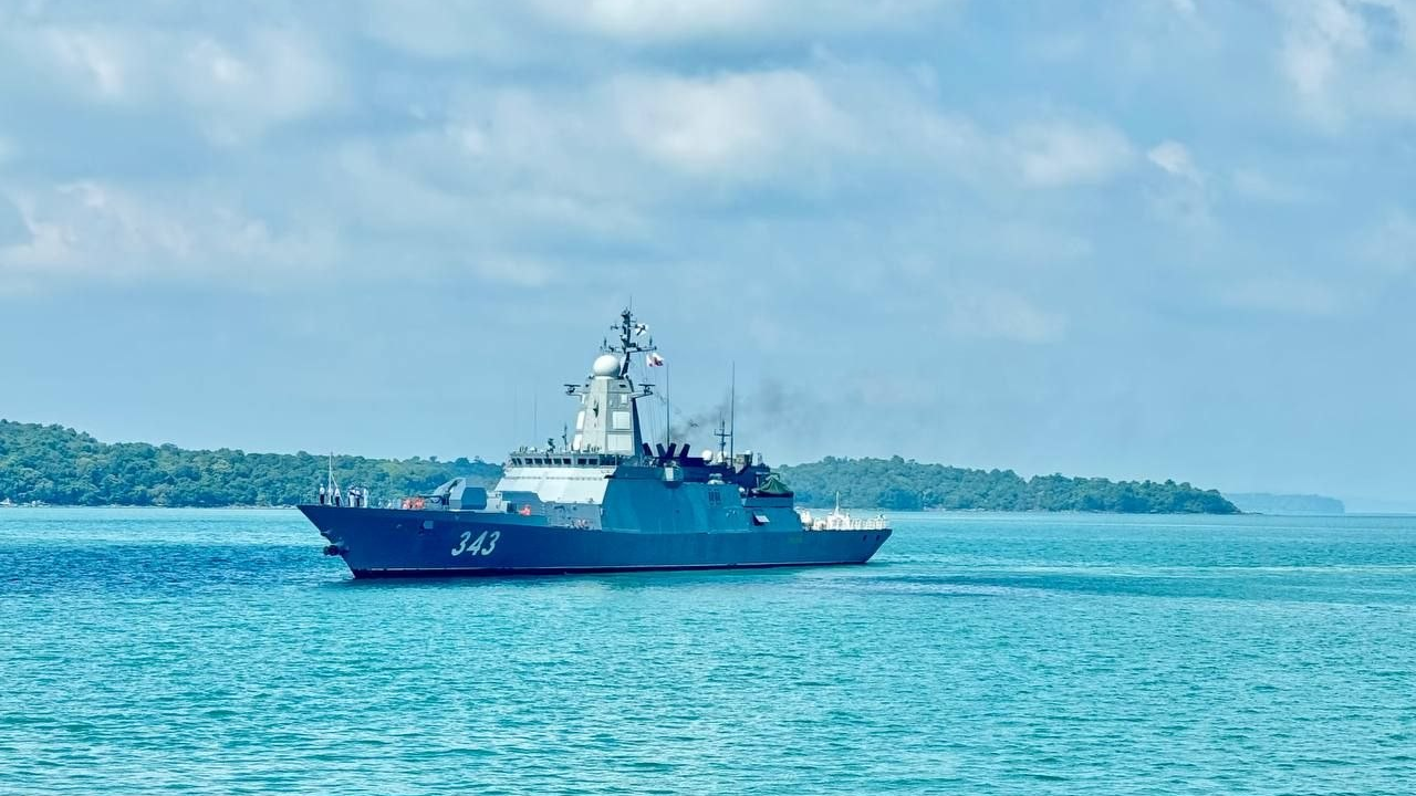 នាវាចម្បាំងបំបាំងកាយទំនើបបំផុតរបស់រុស្ស៊ី បំពេញបេសកកម្មក្រៅប្រទេសលើកដំបូងមកដល់កម្ពុជា