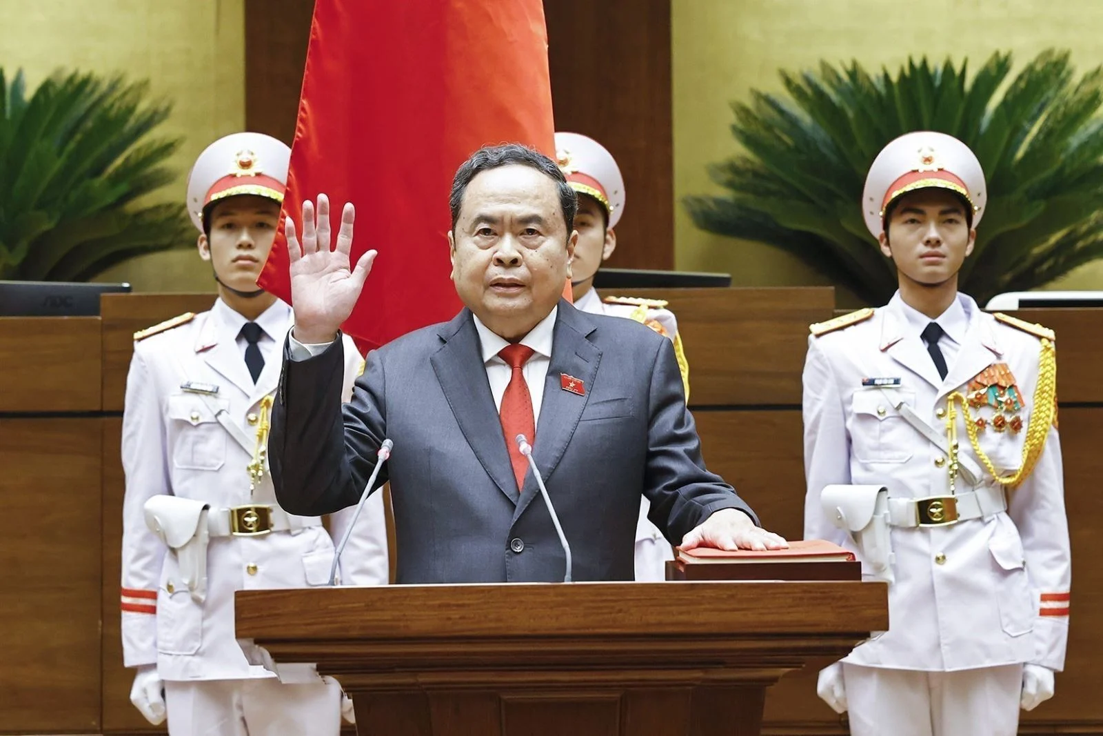 សម្ដេចតេជោ បញ្ជាក់ពីការបន្តធ្វើការកាន់តែជិតស្និទ្ធជាមួយភាគីវៀតណាមលើកិច្ចសហប្រតិបត្តិការសភា