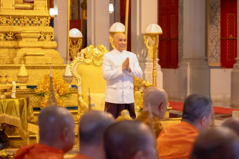 ព្រះមហាក្សត្រ​ផ្ញើ​ព្រះរាជសារ​ជូនពរ​ជនរួមជាតិ​ក្នុង​ឱកាស​បុណ្យ​ចូលឆ្នាំ​ថ្មី