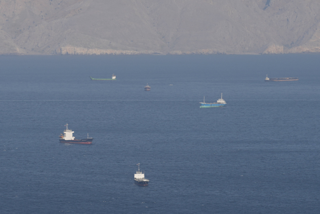 តម្លៃប្រេងអន្តរជាតិហក់ឡើង ៦% ខណៈទីផ្សារប្រែប្រួលខ្លាំង