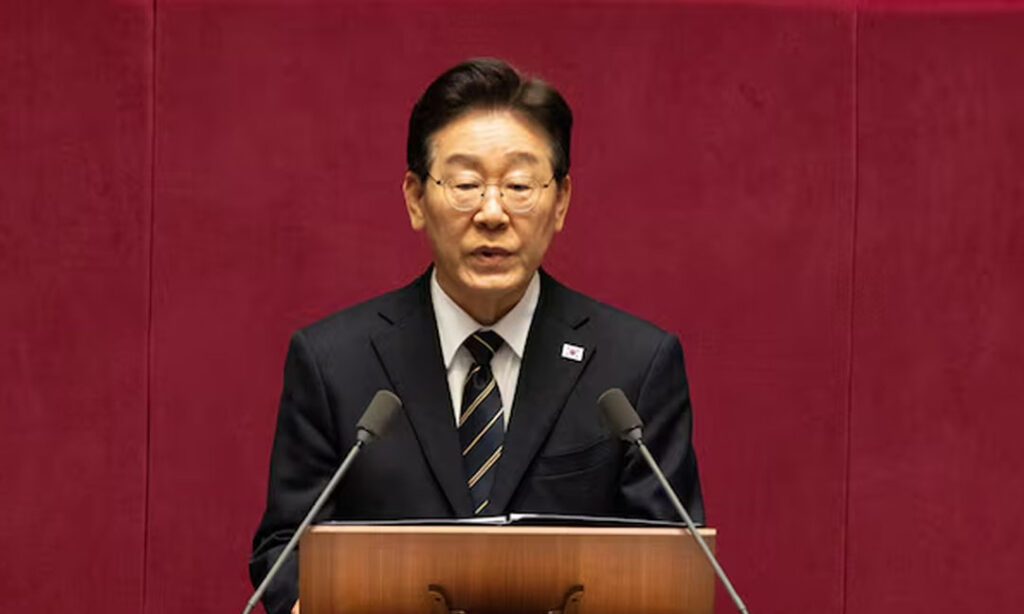 ប្រធានាធិបតីកូរ៉េខាងត្បូងលោកលី ជេ ម្យុង