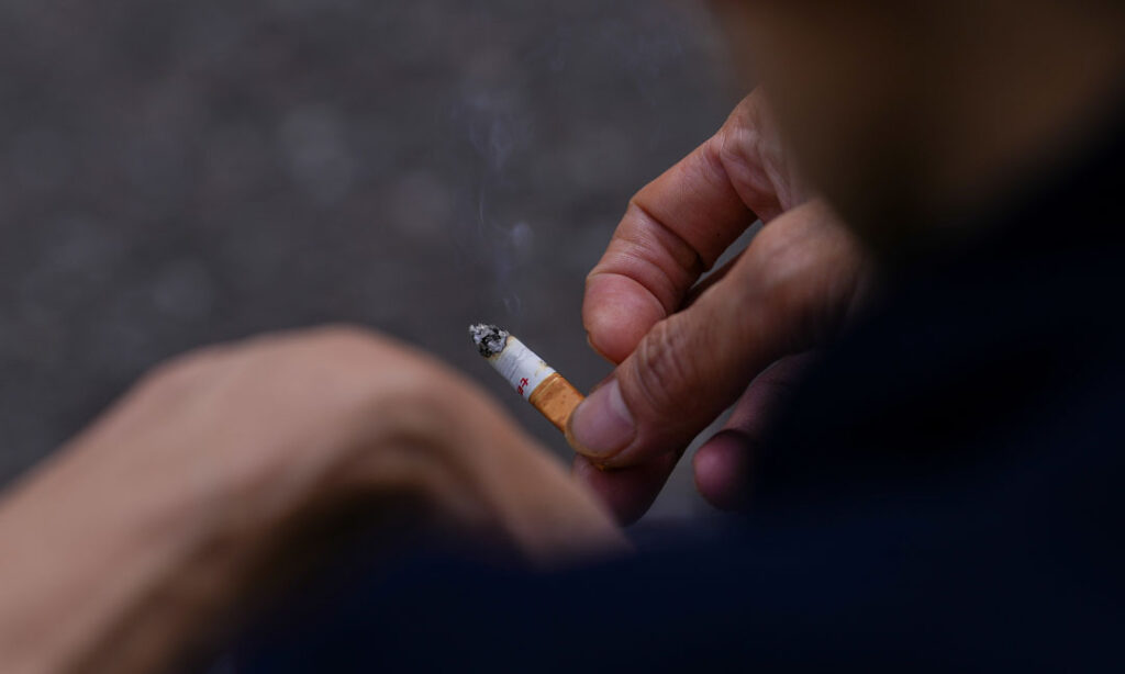 អង់គ្លេស អនុម័តច្បាប់ហាមឃាត់ការលក់បារី​ពេញ​​មួយ​ជីវិត​ឲ្យ​ក្មេងជំទង់​អាយុ​ក្រោម​១៧ឆ្នាំ