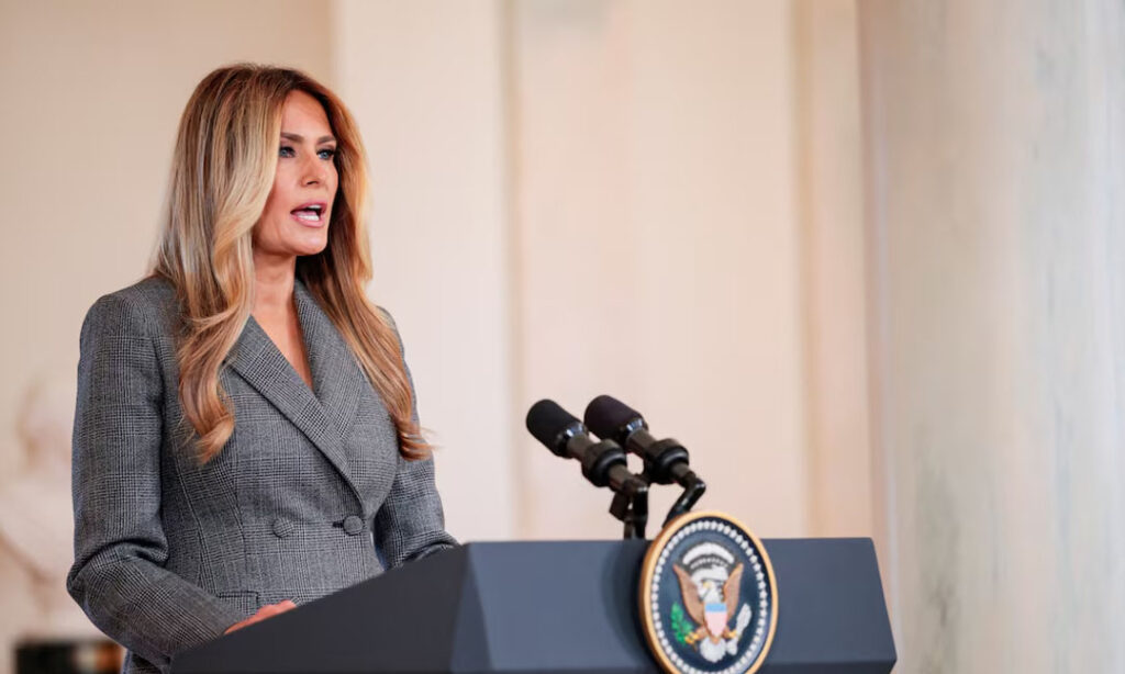 ជំទាវទី១អាមេរិក Melania ច្រាន​ចោល​​ការ​ចោទ​នានា​ពាក់ព័ន្ធនឹង​រឿងអា​ស្រូវផ្លូវភេទ Epstein