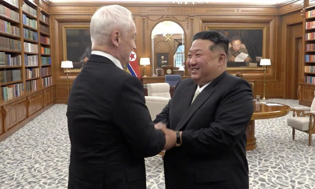 លោក គីម ជុងអ៊ុន ប្រកាស​ជំហរ​​គាំទ្ររុស្ស៊ី​ឥតរ៉េ​ ក្នុង​បរិបទ​ពិភពលោក​កាន់តែ​​តានតឹង​​