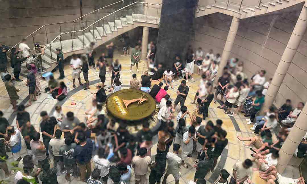 បង្ក្រាបទីតាំងឆបោកតាមប្រព័ន្ធបច្ចេកវិទ្យា ឃាត់ខ្លួនជនបរទេសជាង ២០០ នាក់ នៅខណ្ឌសែនសុខ