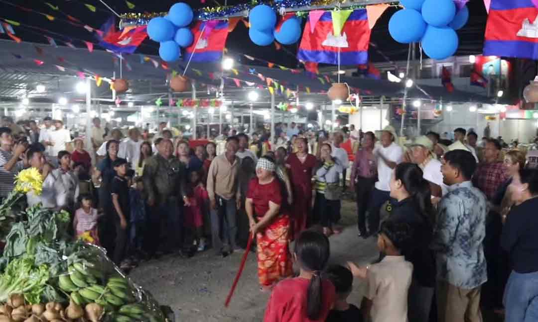 ល្បែងប្រជាប្រិយជាតិជាច្រើន ត្រូវបានយកទៅលេងកម្សាន្តក្នុងកម្មវិធីសង្ក្រាន្តនានា តាមថ្នាក់មូលដ្ឋាន