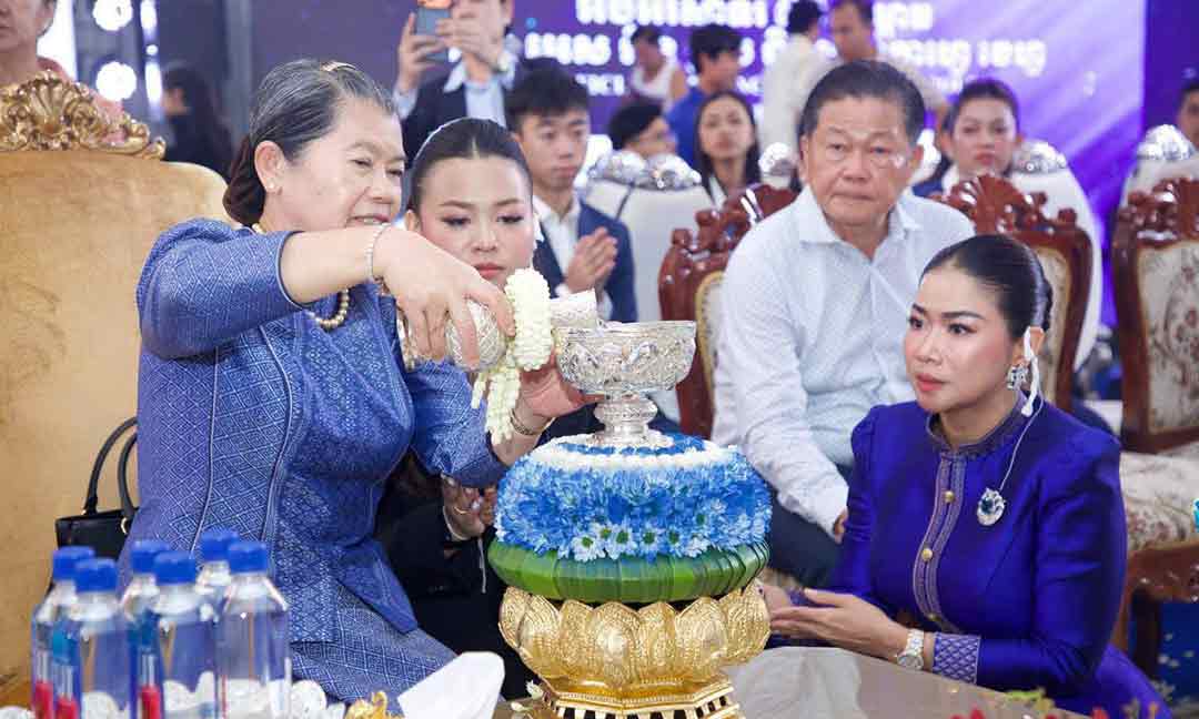 សម្តេច ម៉ែន សំអន ៖ ការបង្កើនវិស័យវិនិយោគទុន គឺជាសក្ខីភាពសបញ្ជាក់ពីការយកចិត្តទុកដាក់របស់ថ្នាក់ដឹកនាំ ដែលជាកម្លាំងចលករយ៉ាងសំខាន់ជំរុញសេដ្ឋកិច្ចជាតិឲ្យកាន់តែរឹងមាំ