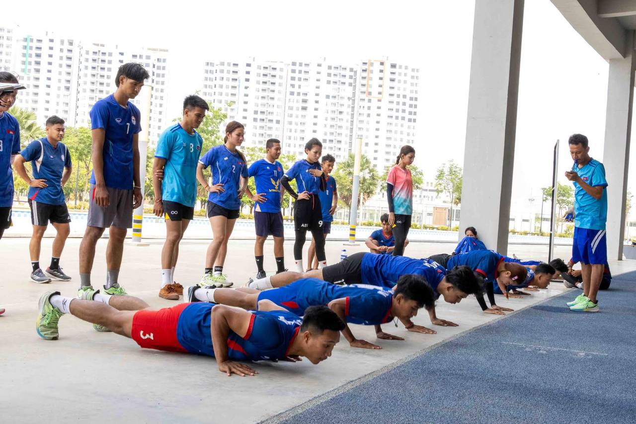 សហព័ន្ធ​កីឡា​សីដក់​ប្រមូល​ផ្ដុំជម្រើសជាតិ​​នៅ​មរកតេជោ​ ទាំង​គ្រូ ​និង​សិស្ស​មាន​សរុប​ ២៤​នាក់​