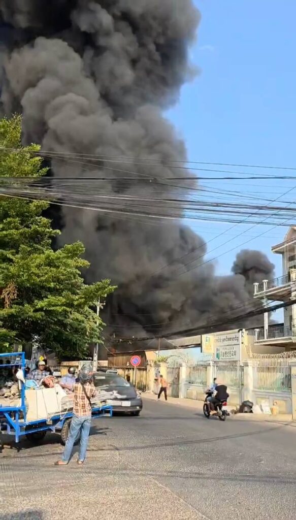 អគ្គិភ័យឆាបឆេះឃ្លាំងនៅសែនសុខ