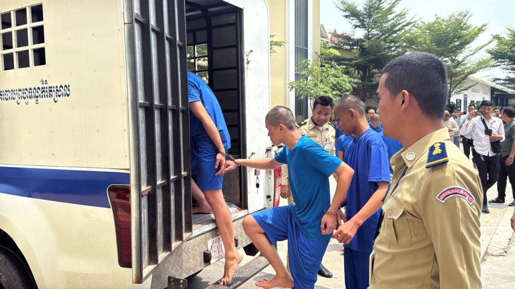 ជនសង្ស័យត្រូវបានបញ្ជូនទៅតុលាការ