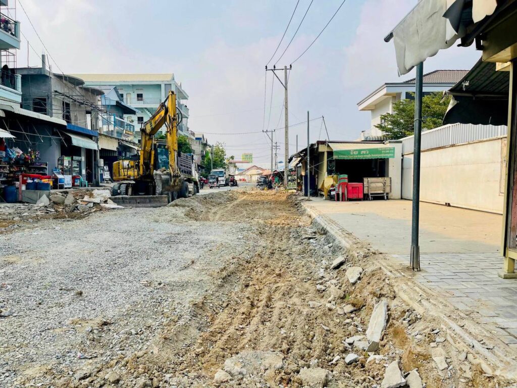 ផ្លូវបេតុងឆ្អឹងដែកខណ្ឌកំបូល