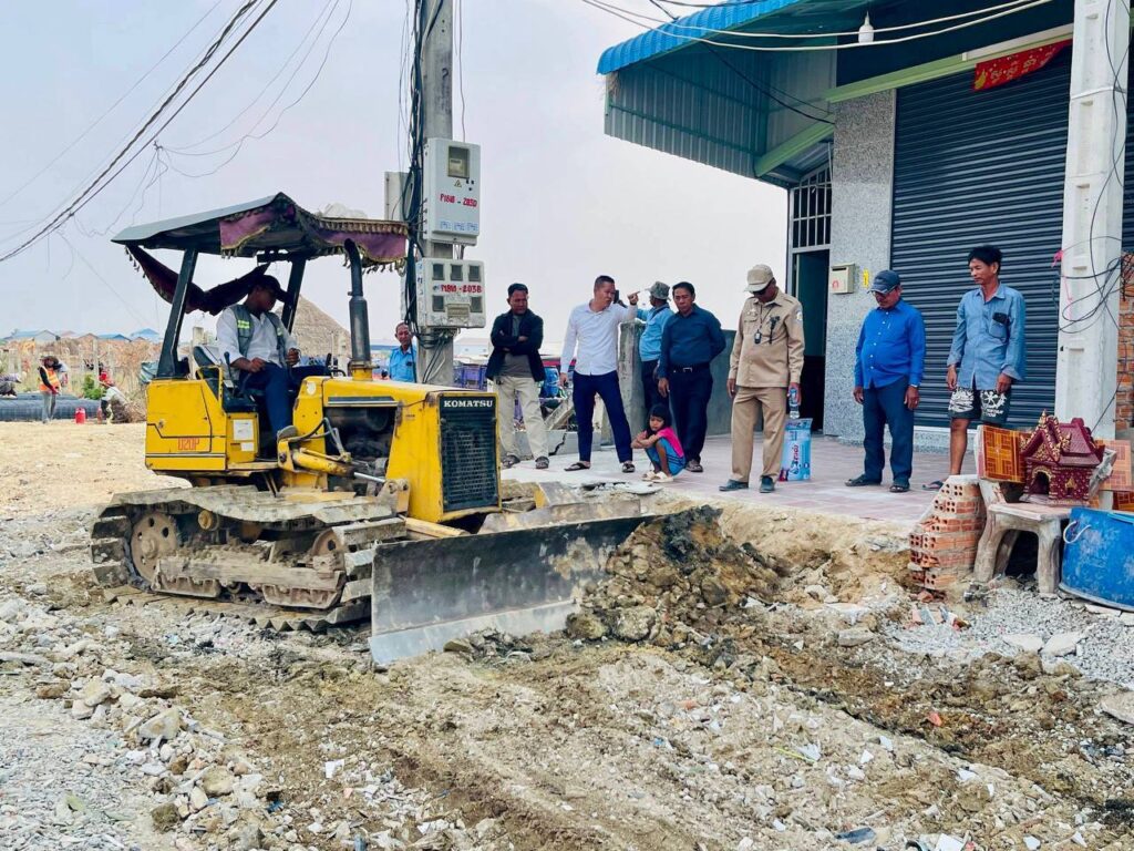 មន្ត្រីពិនិត្យការដ្ឋាន