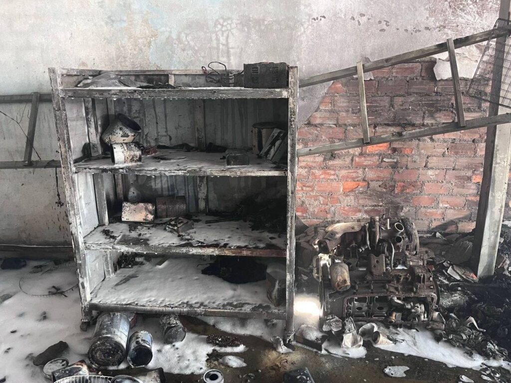 សម្ភារៈខូចខាត