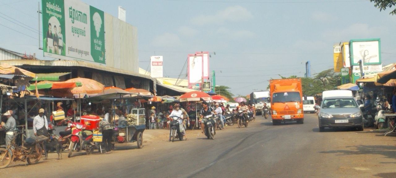 ពលរដ្ឋស្នើឲ្យអាជ្ញាធរស្រុកស្នួល​ចុះរៀបចំសណ្ដាប់​ធ្នាប់ជុំវិញផ្សារការ ៣