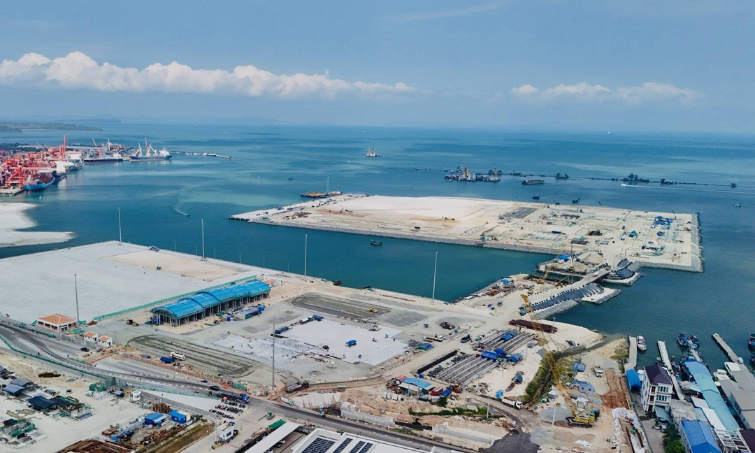 គិត​ត្រឹម​ចុង​ខែមេសា ឆ្នាំ ២០២៦ គម្រោង​សាង​សង់​​ចំណត​ផែទឹកជ្រៅ​ខេត្ត​ព្រះសីហនុសម្រេច​បាន ៦៧%