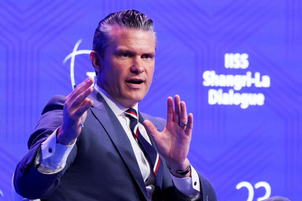 Hegseth ជំរុញឲ្យ សម្ព័ន្ធមិត្តអាស៊ី បង្កើនការចំណាយ លើវិស័យការពារជាតិ ឈប់ពឹងអាមេរិកទៀត