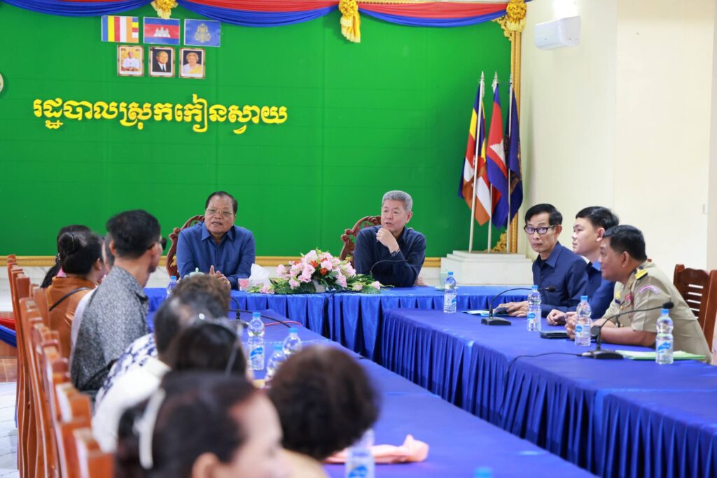 អភិបាលខេត្តកណ្ដាល ជួបសំណេះសំណាលជាមួយក្រុមគ្រួសារវីរៈកងទ័ពជួរមុខ នៅសាលាស្រុកកៀនស្វាយ