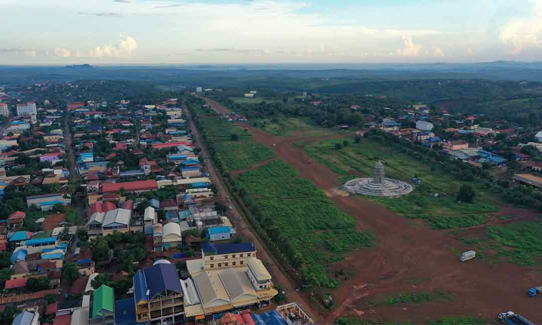 ​អាជ្ញាធរចុះពិនិត្យទីតាំងព្រលានយន្តហោះថ្មី ខេត្តរតនគិរី​