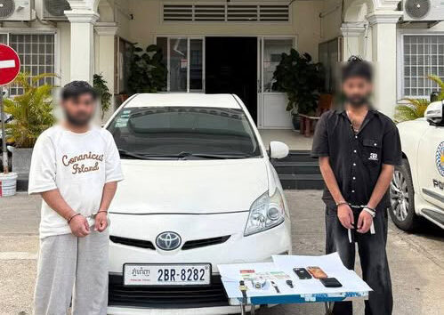 រថយន្ត TOYOTA PRIUS