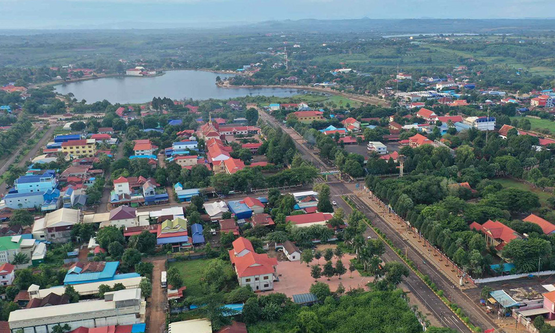 ​ស្វែង​យល់​ពី​ភូមិសាស្រ្ត​ក្រុងបានលុង​ មាន​ចម្ងាយ​ជិត​ ៦០០ គីឡូម៉ែត្រពីរាជធានី​ភ្នំពេញ