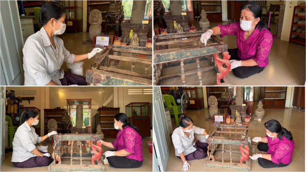 មន្ត្រី​ជំនាញ​ការិយាល័យ​សារមន្ទីរ​ចាប់​ផ្តើម​អភិរក្សគ្រែទេសបុរាណ​ ទទួល​បាន​ពី​វត្ត​វិហារ​ហ្លួង​ ក្នុង​ស្រុក​បរិបូរណ៍​