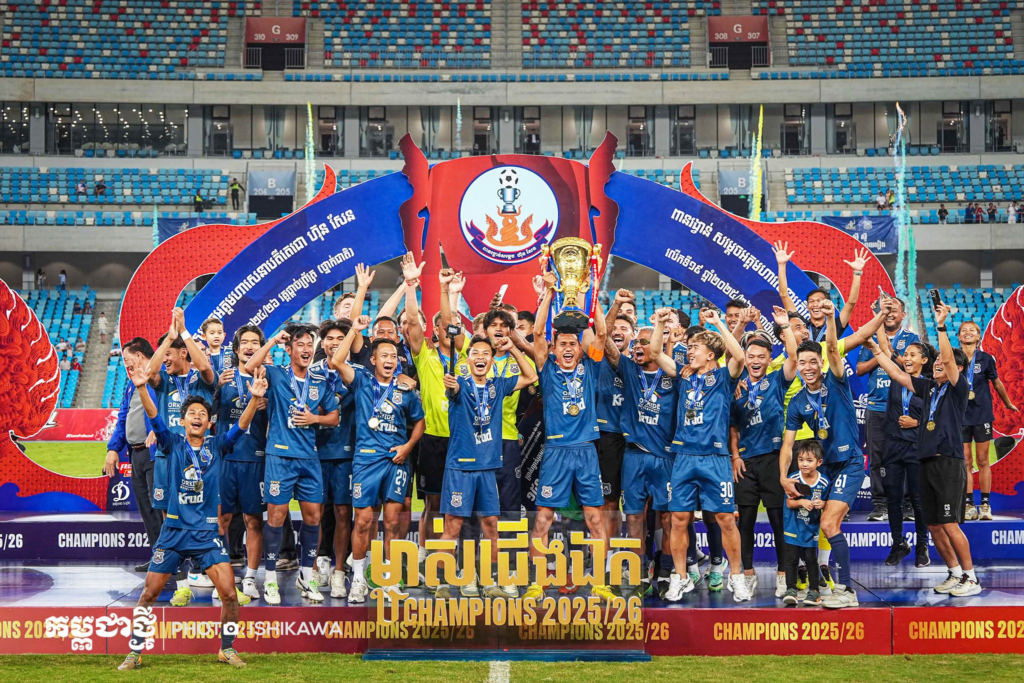 វីរះ ដារ៉ា ជាកីឡាករខ្មែរម្នាក់គត់ ស្ថិតក្នុងអ្នកឈ្នះ​ពានឯកត្តជន ពានសម្តេចតេជោរដូវកាលនេះ