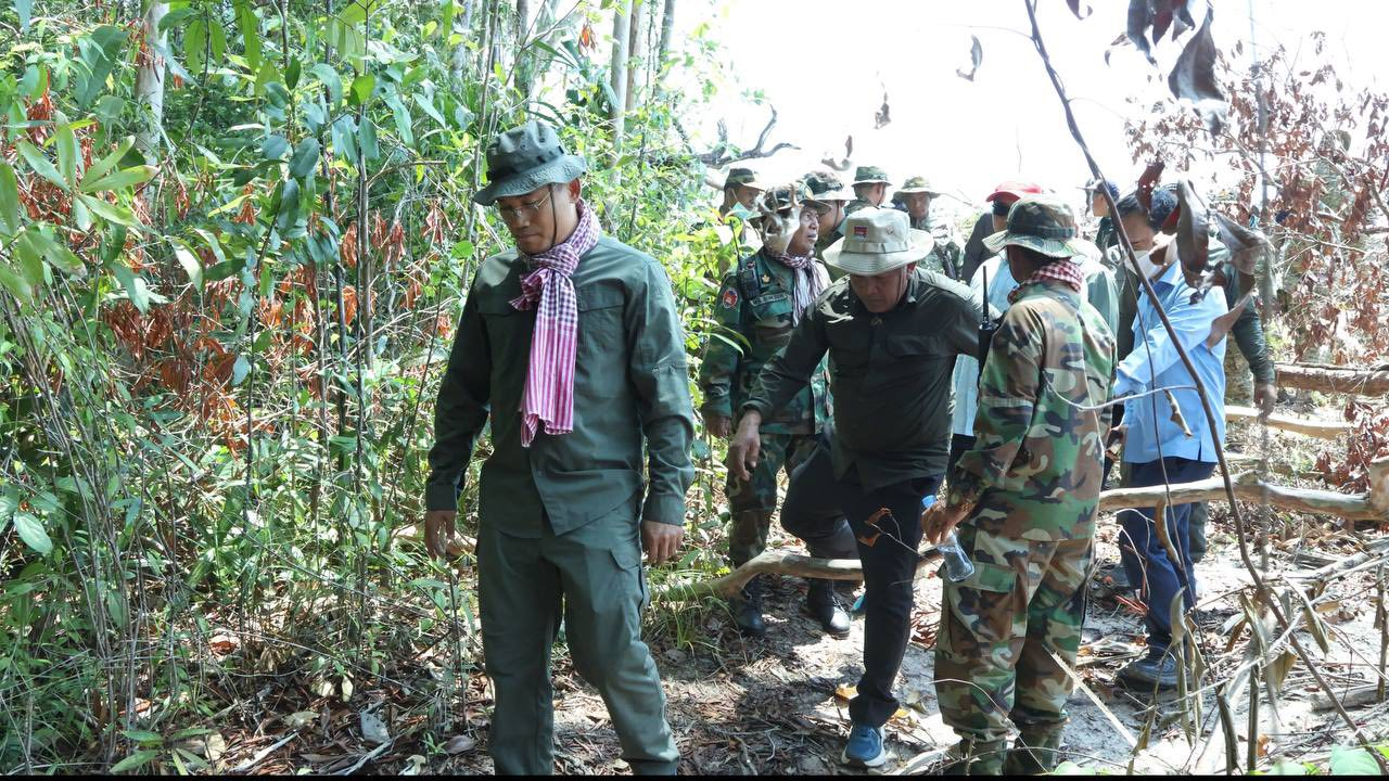 អភិបាលខេត្តកំពង់ធំបញ្ជាកម្លាំងយោធាបង្កើនការល្បាតក្នុងតំបន់ព្រៃឡង់ ហើយចាប់ឱ្យបានជនល្មើសបំផ្លាញព្រៃ