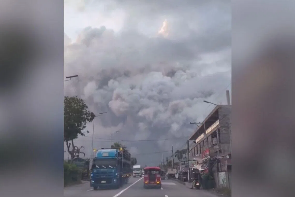 ភ្នំភ្លើង Mayon