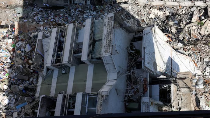 Israel strikes Beirut