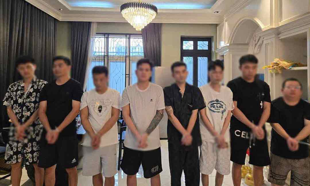 បង្ក្រាបបទល្មើស Online Scam ឃាត់ខ្លួនមនុស្ស ៩ នាក់ ដកហូតសម្ភារៈមួយចំនួនធំ នៅសង្កាត់វាលស្បូវ