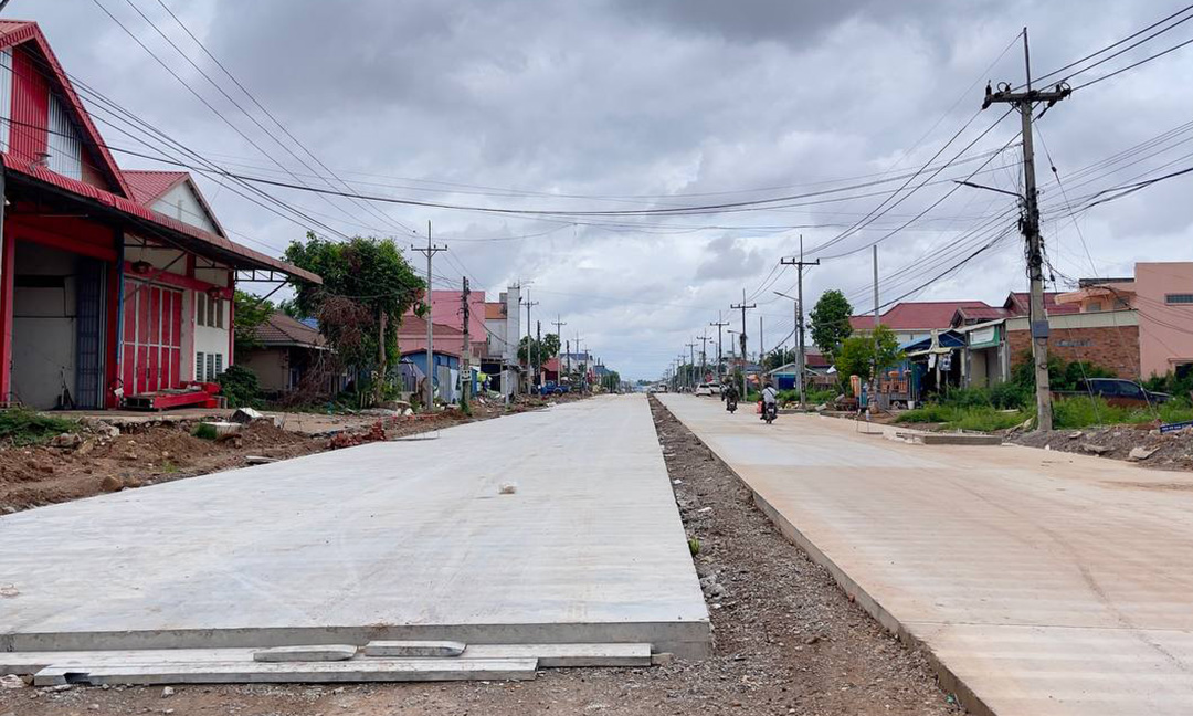 ក្រុង​សំរោង​ជាប់ជាយដែន​ នឹង​មាន​ផ្លូវភ្លោះបេតុង​ដំបូងគេ កំពុង​សាងសង់​គ្រោង​បញ្ចប់​ឆាប់ៗ​នេះ