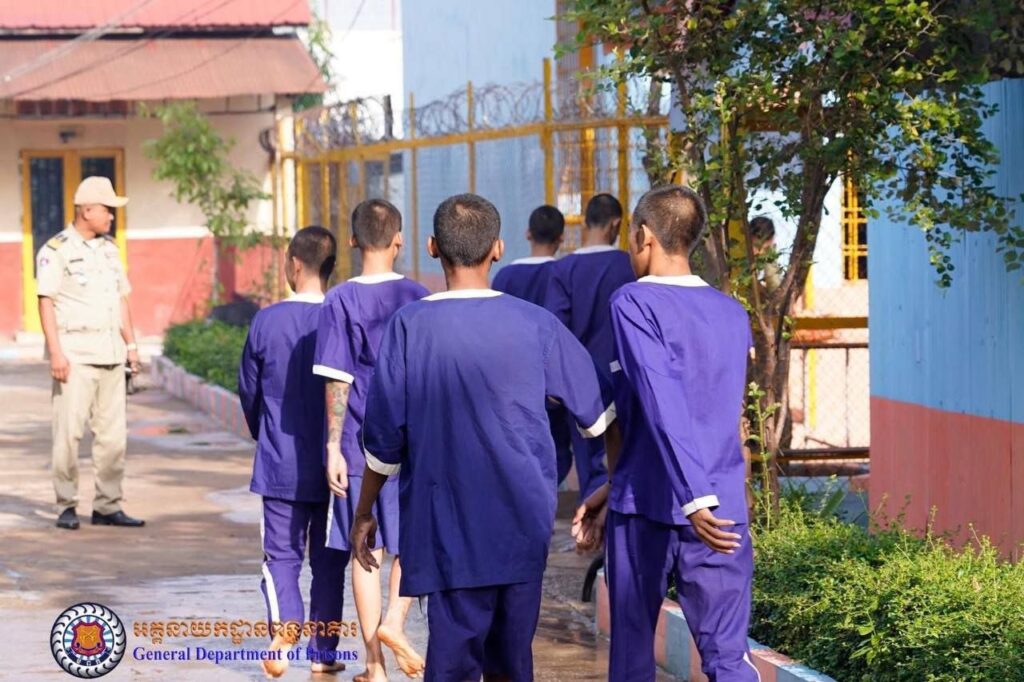 អគ្គនាយកដ្ឋានពន្ធនាគារ ផ្ទេរទណ្ឌិតជាក្មេងទំនើង ៧៩០នាក់ ទៅខេត្តជាប់ព្រំដែន​ដើម្បីធ្វើសកម្មភាពជួយដល់សមរភូមិជួរមុខ