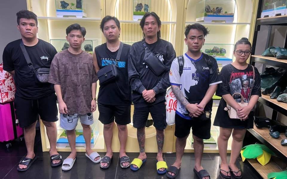 កម្លាំងចម្រុះខណ្ឌទួលគោក ចុះត្រួតពិនិត្យអាផាតមិនមួយកន្លែង រកឃើញជនបរទស០៦នាក់ រត់គេចពីប៉ោយប៉ែត