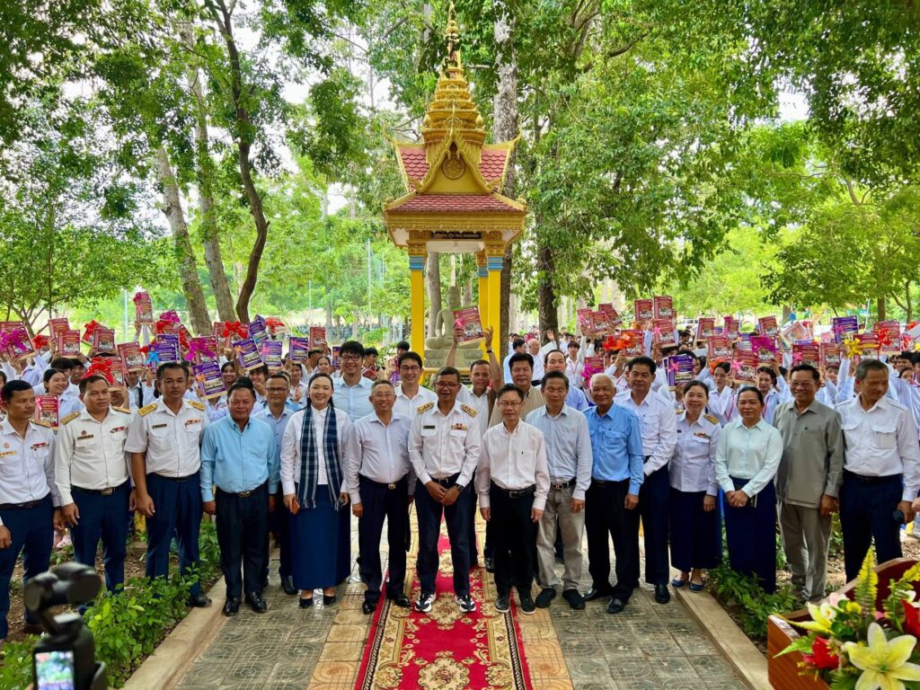 រដ្ឋមន្រ្តីអប់រំ ក្រើនរំឮកសិស្សថ្នាក់ទី១២ ខិតខំរៀនសូត្រធ្វើល