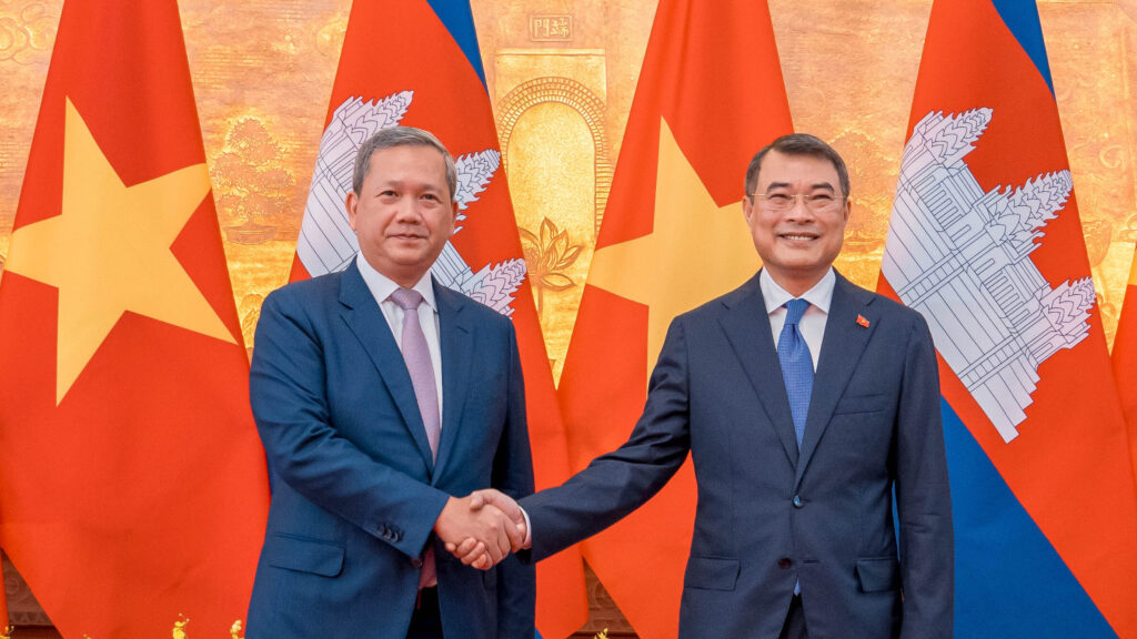 កម្ពុជាស្នើវៀតណាមកែសម្រួលនីតិវិធីដឹកជញ្ជូនសំដៅកាត់បន្ថយពេលវេ