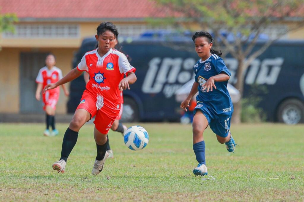 ក្រុម​នារី​ព្រះ​​ខ័ន​រាជ​ស្វាយរៀង CRS Sport និង ស្រុក​រមាស​ហែក រក​បាន ៣ ពិន្ទុ​ដូច​គ្នា ពាន​ស្វាយរៀង​ខាប់​នារី ​ក្នុង​សប្តាហ៍​ទី១