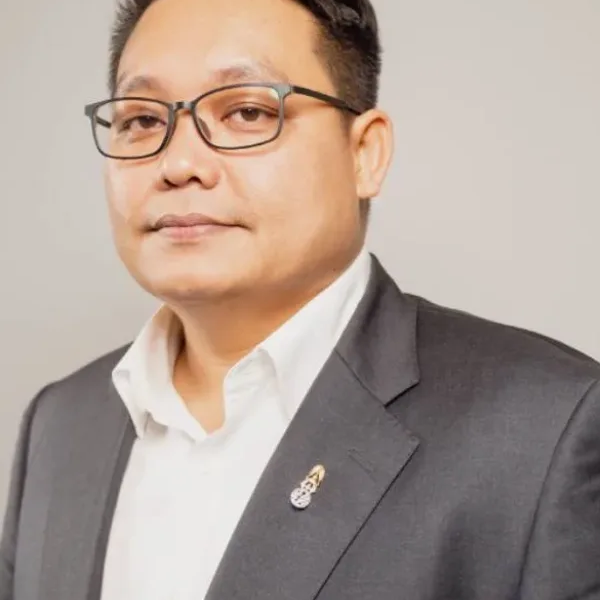 អ្នក​ជំនាញ​ផ្នែក​កិច្ច​ការ​អាស៊ាន​របស់​ថៃ​លោក Akkharaphong K