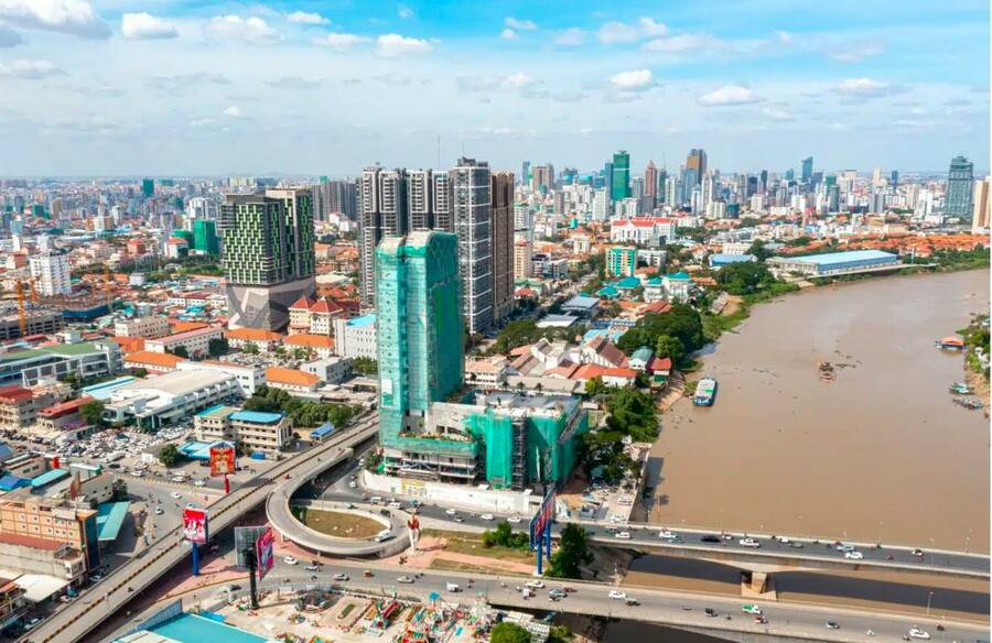 របាយការណ៍​ធនាគារ​ពិភព​លោក​ថា​កម្ពុជា​រង​ផល​ប៉ះពាល់​ធំៗ​៣​ក្ន