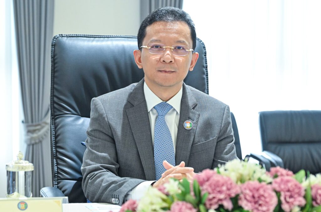 ​រដ្ឋមន្ត្រី​ឧស្សាហកម្ម​ លើកទឹកចិត្ត​ឱ្យ​ក្រុមហ៊ុន តូយូតា ​បន្ត​ពង្រឹង​ការ​ផ្សារភ្ជាប់​ខ្សែ​ច្រវាក់​ផលិតកម្ម
