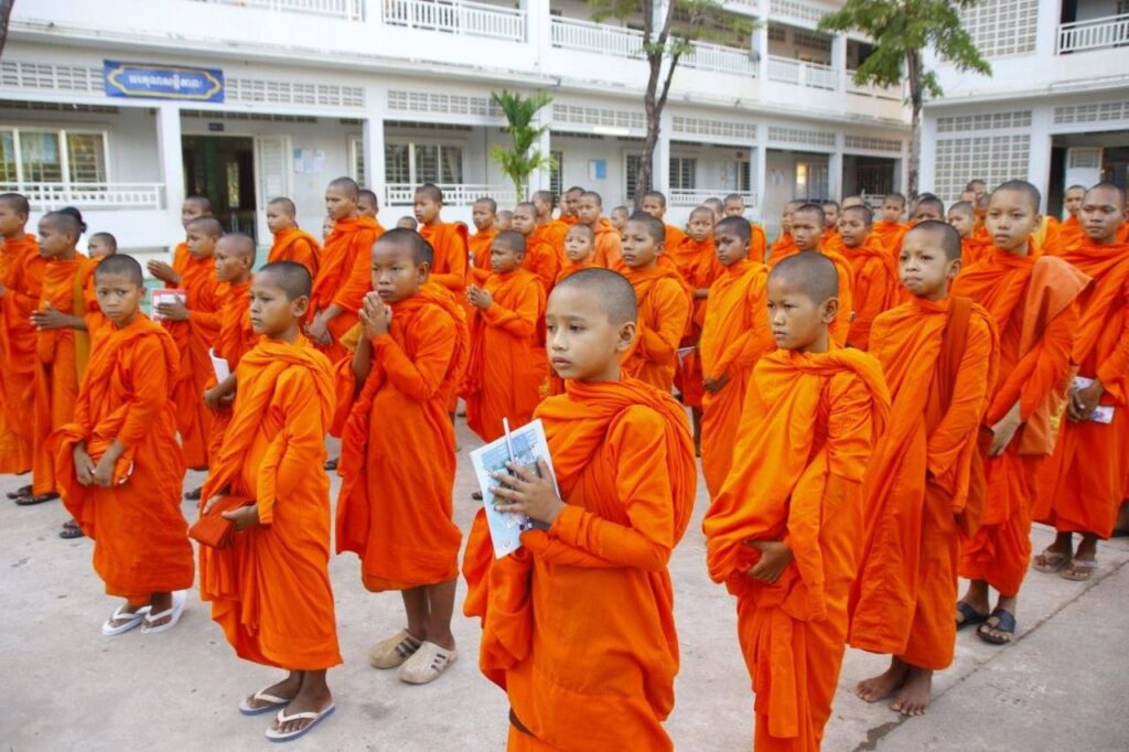 សមណសិស្ស និង សិស្ស ជាង ១ ពាន់ អង្គ/នាក់ ចូលរួមប្រឡងវិញ្ញាបនប