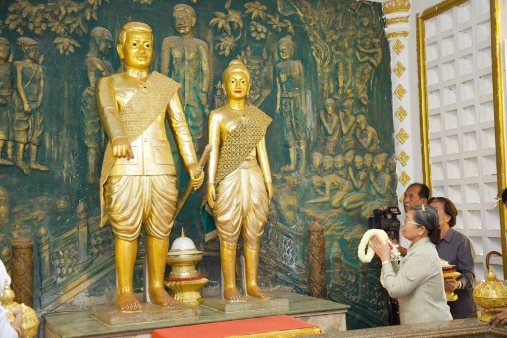 សម្តេច ម៉ែន សំអន បួងសួងសុំបារមី «ទេពឧកញ៉ា ឃ្លាំង មឿង និង ជំទាវ ខាន់ ខៀវ» ប្រទានពរជ័យជូនជាតិមាតុភូមិ និង ជោគជ័យក្នុងការដោះស្រាយបញ្ហាព្រំដែនដោយសន្តិវិធី