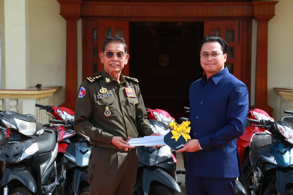 ឯកឧត្តម ហែម សុវត្ថិ និងលោកជំទាវ នេត ធីតាវិឈុណា រួមជាមួយសប្បុ