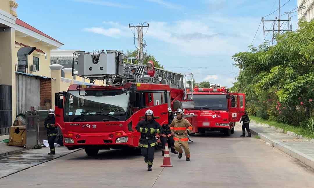 Cambodia: Fire department trains with new rescue vehicles from Japan